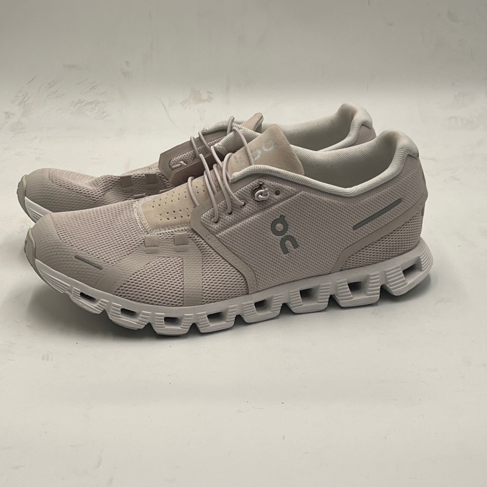 On Running Woman’s Beige Running Shoes - Picture 4 of 7